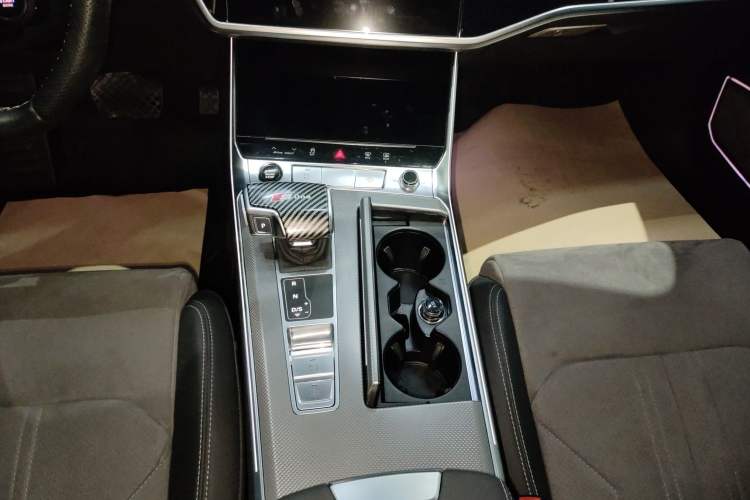 Used Audi A6L 2024 40 TFSI Luxury Dynamic Edition Gear Lever