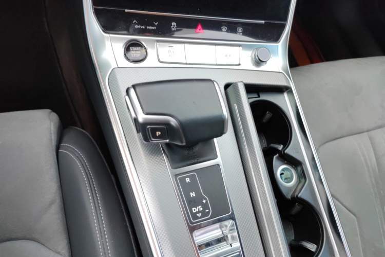 Used Audi A6L 2024 40 TFSI Luxury Dynamic Edition Gear Lever
