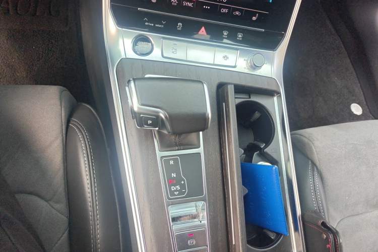 Used Audi A6L 2024 45 TFSI quattro Prestige Dynamic Edition Gear Lever
