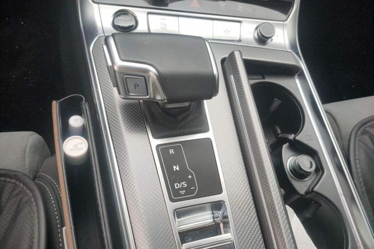 Used Audi A6L 2024 40 TFSI Luxury Dynamic Edition Gear Lever