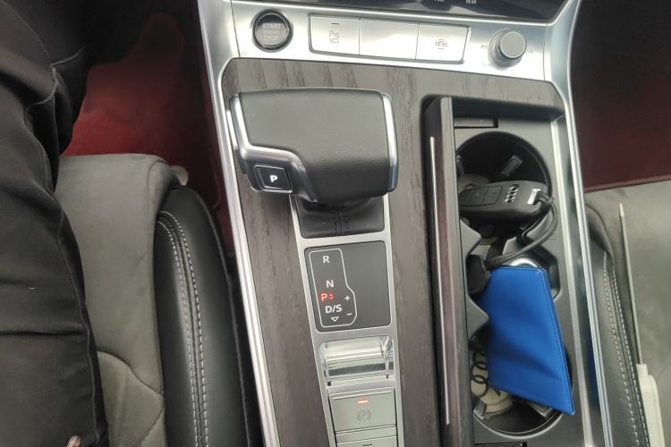Used Audi A6L 2024 45 TFSI quattro Prestige Dynamic Edition Gear Lever