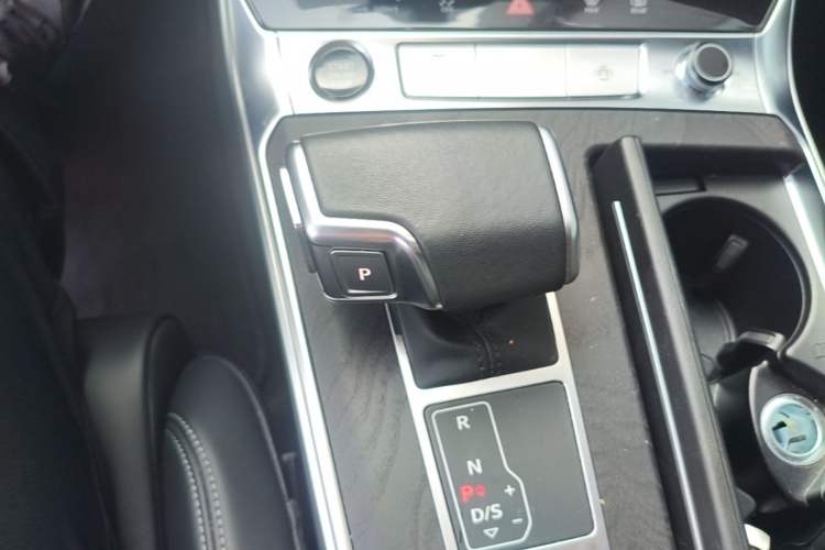 Used Audi A6L 2024 45 TFSI quattro Prestige Dynamic Edition Gear Lever