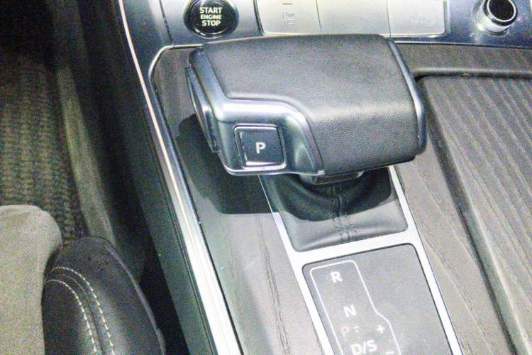Used Audi A6L 2024 45 TFSI quattro Prestige Dynamic Edition Gear Lever