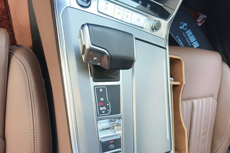 Used Audi A6L 2024 45 TFSI Prestige Dynamic Edition Gear Lever