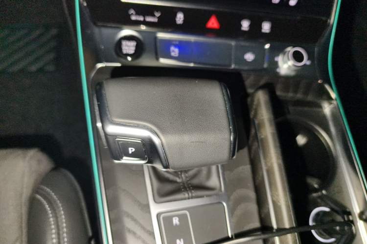 Used Audi A6L 2024 55 TFSI quattro Prestige Dynamic Edition Gear Lever