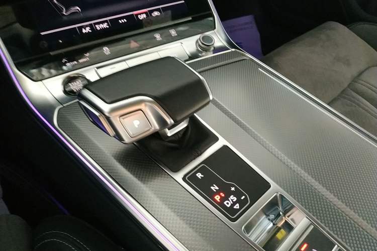 Used Audi A6L 2024 40 TFSI Luxury Dynamic Edition Gear Lever