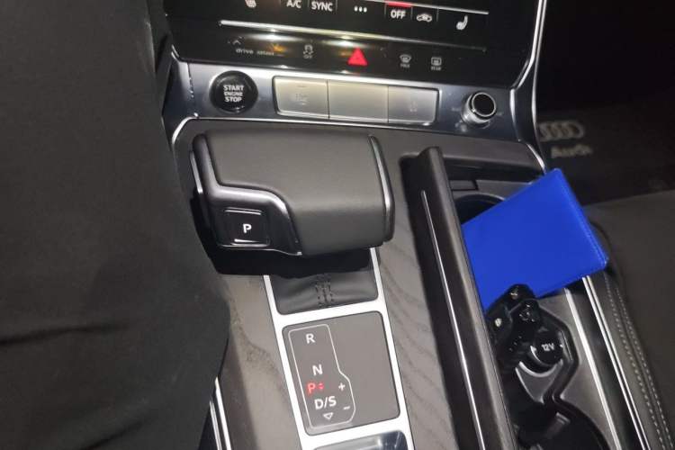 Used Audi A6L 2024 45 TFSI quattro Prestige Dynamic Edition Gear Lever