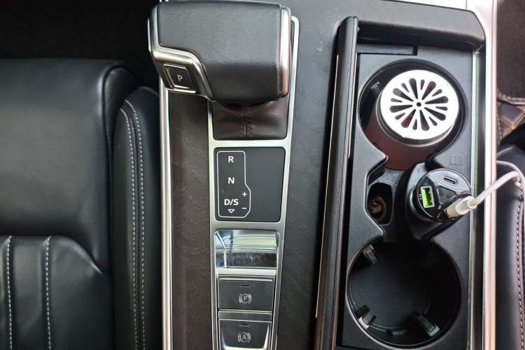Used Audi A6L 2024 45 TFSI quattro Prestige Elegant Edition Gear Lever