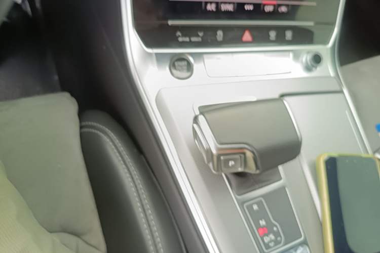 Used Audi A6L 2024 45 TFSI Prestige Dynamic Edition Gear Lever