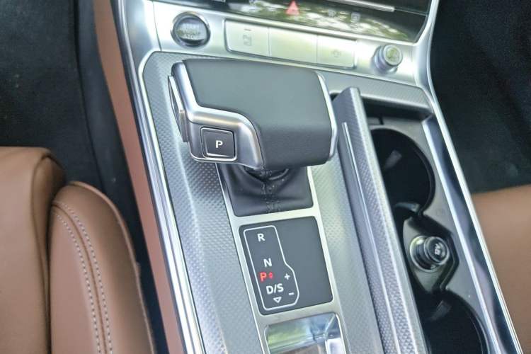 Used Audi A6L 2024 45 TFSI Prestige Dynamic Edition Gear Lever
