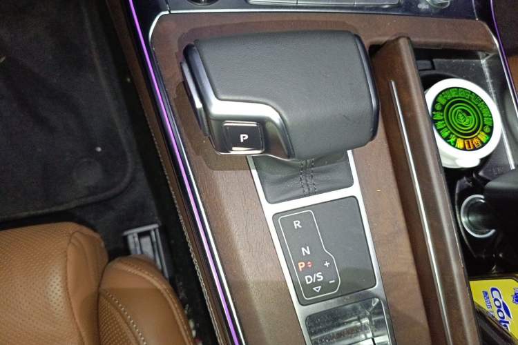 Used Audi A6L 2024 45 TFSI quattro Prestige Dynamic Edition Gear Lever