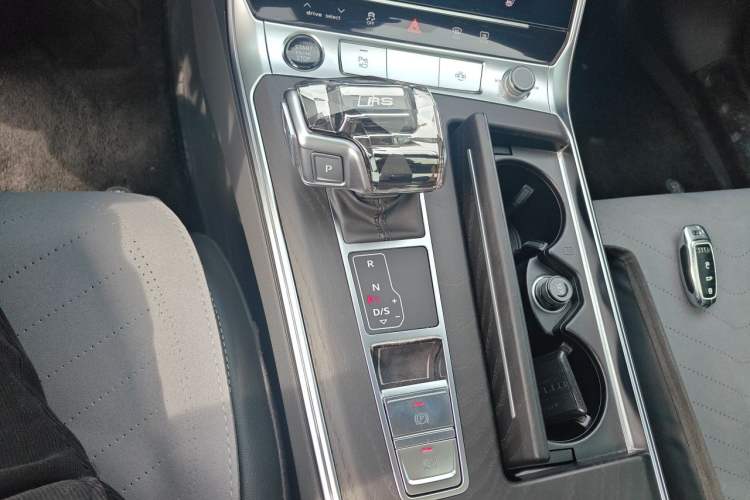 Used Audi A6L 2024 45 TFSI quattro Prestige Dynamic Edition Gear Lever