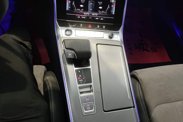 Used Audi A6L 2024 40 TFSI Luxury Dynamic Edition Gear Lever