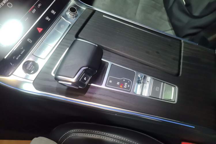 Used Audi A6L 2024 45 TFSI quattro Prestige Dynamic Edition Gear Lever