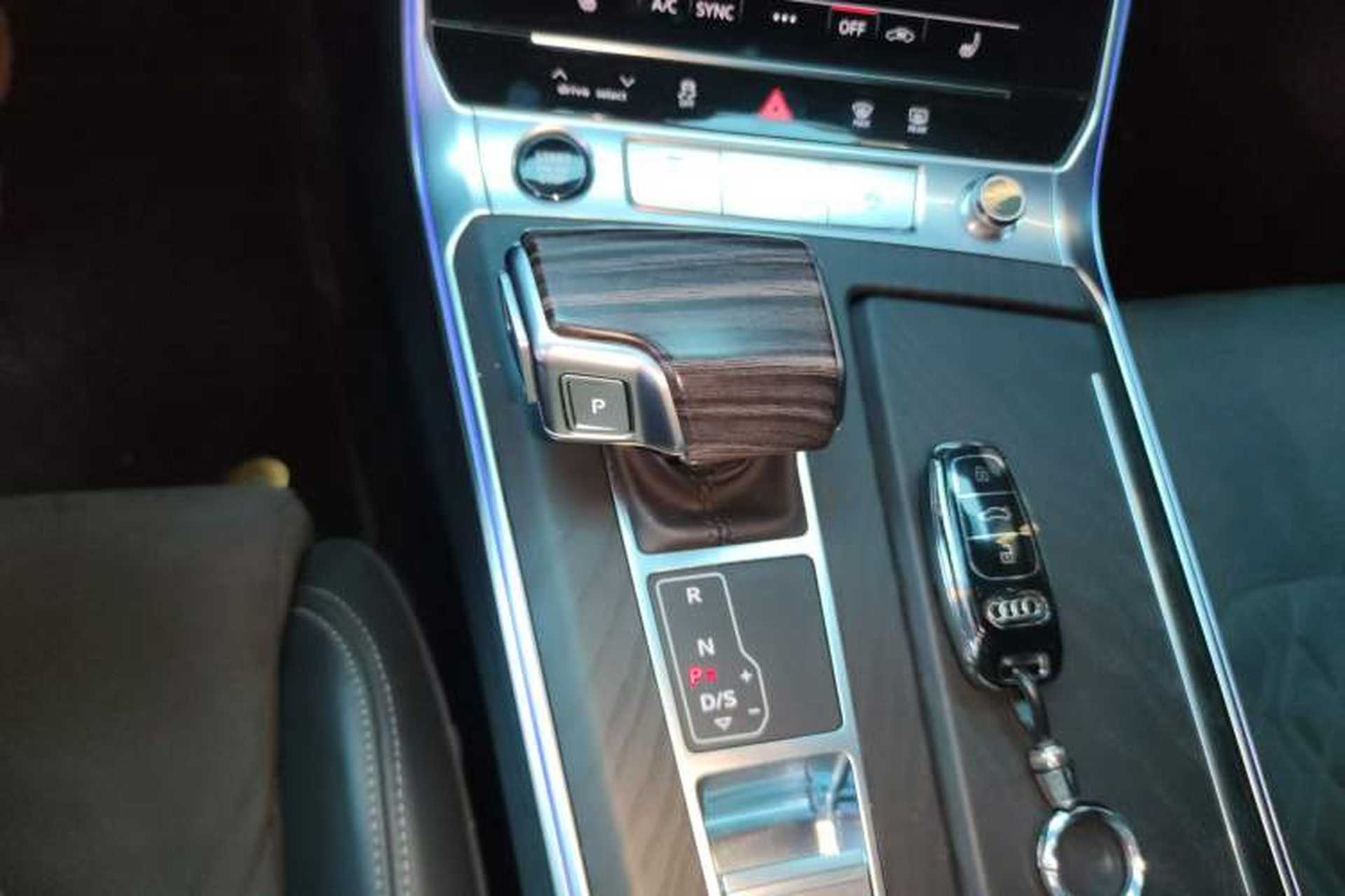 Used Audi A6L 2024 45 TFSI quattro Prestige Dynamic Edition Gear Lever