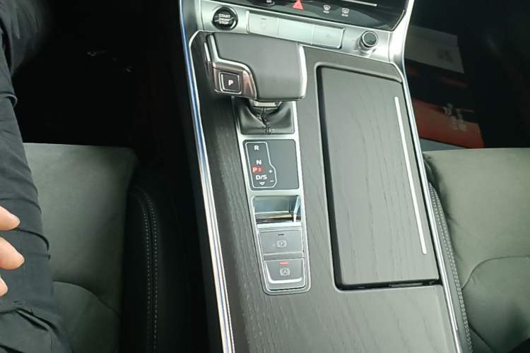 Used Audi A6L 2024 45 TFSI quattro Prestige Dynamic Edition Gear Lever