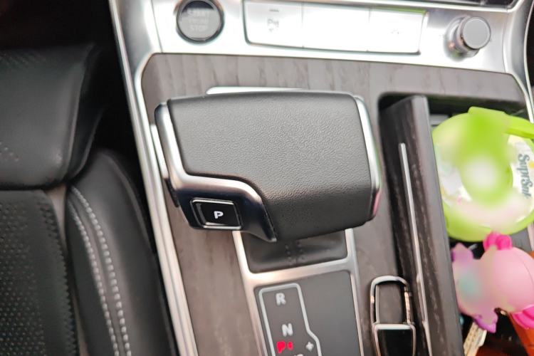 Used Audi A6L 2024 45 TFSI quattro Prestige Dynamic Edition Gear Lever