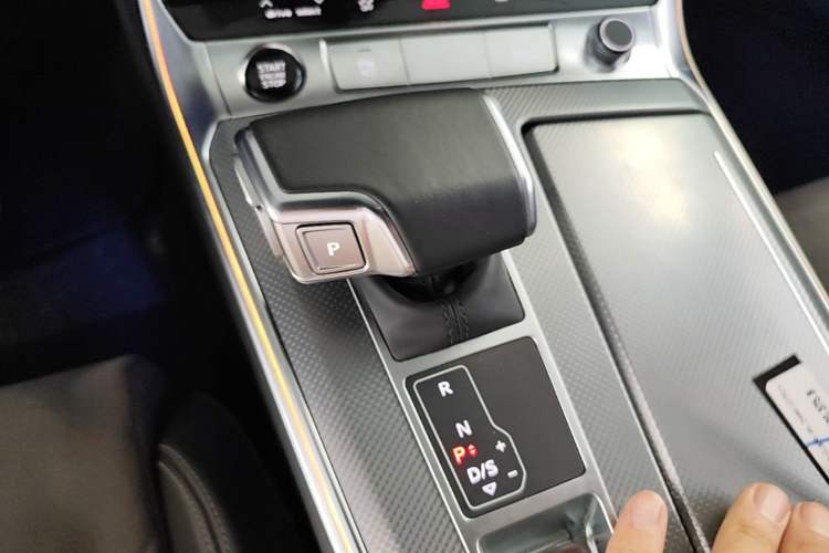 Used Audi A6L 2024 45 TFSI Prestige Dynamic Edition Gear Lever
