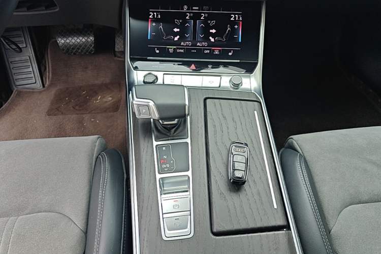 Used Audi A6L 2024 45 TFSI quattro Prestige Dynamic Edition Gear Lever