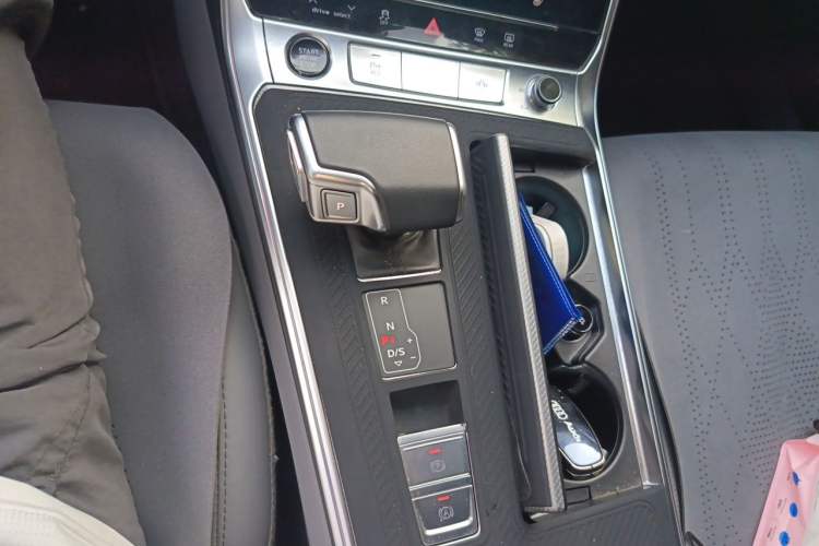 Used Audi A6L 2024 45 TFSI Prestige Dynamic Edition Gear Lever