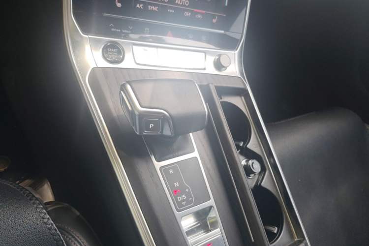 Used Audi A6L 2024 45 TFSI quattro Prestige Dynamic Edition Gear Lever