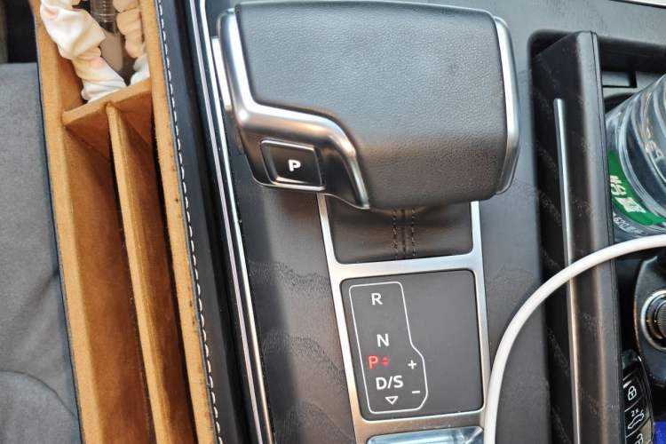 Used Audi A6L 2024 45 TFSI quattro Prestige Dynamic Edition Gear Lever
