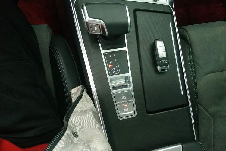 Used Audi A6L 2024 45 TFSI quattro Prestige Dynamic Edition Gear Lever