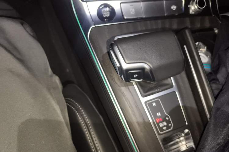 Used Audi A6L 2024 45 TFSI quattro Prestige Dynamic Edition Gear Lever