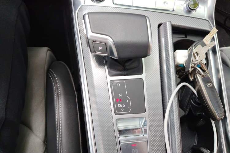 Used Audi A6L 2024 45 TFSI Prestige Dynamic Edition Gear Lever