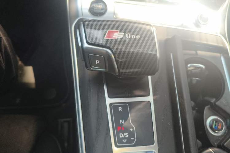Used Audi A6L 2024 45 TFSI quattro Prestige Dynamic Edition Gear Lever