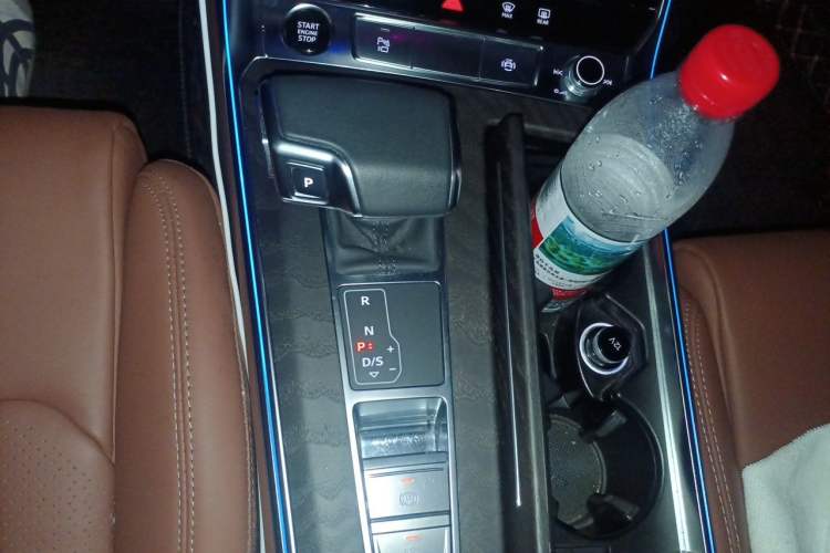 Used Audi A6L 2024 45 TFSI quattro Prestige Elegant Edition Gear Lever
