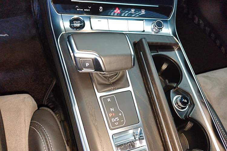 Used Audi A6L 2024 45 TFSI quattro Prestige Dynamic Edition Gear Lever
