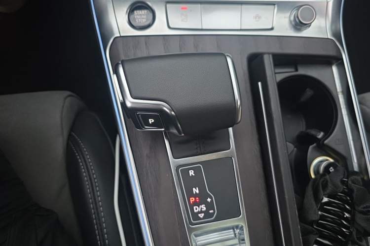 Used Audi A6L 2024 45 TFSI quattro Prestige Dynamic Edition Gear Lever