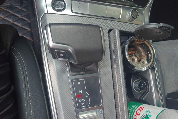 Used Audi A6L 2024 40 TFSI Luxury Dynamic Edition Gear Lever
