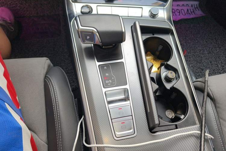 Used Audi A6L 2024 45 TFSI Prestige Dynamic Edition Gear Lever