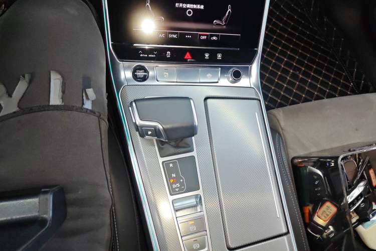Used Audi A6L 2024 40 TFSI Luxury Dynamic Edition Gear Lever