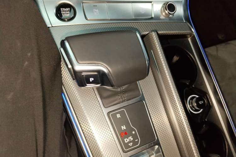 Used Audi A6L 2024 40 TFSI Luxury Dynamic Edition Gear Lever