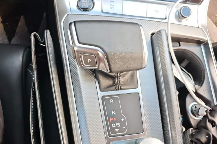 Used Audi A6L 2024 45 TFSI Prestige Dynamic Edition Gear Lever