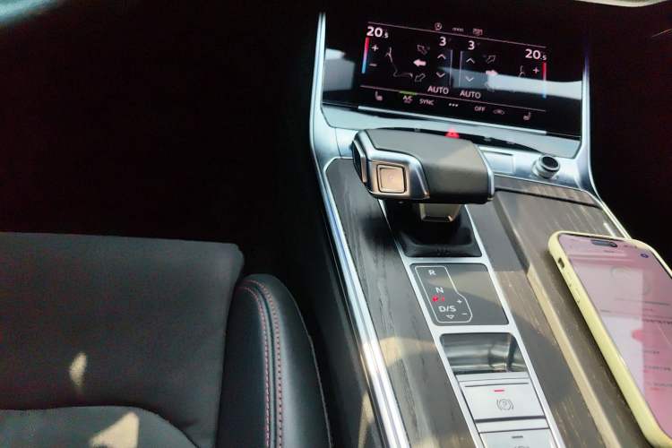 Used Audi A6L 2024 45 TFSI quattro Prestige Dynamic Edition Gear Lever