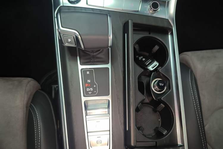 Used Audi A6L 2024 45 TFSI quattro Prestige Dynamic Edition Gear Lever