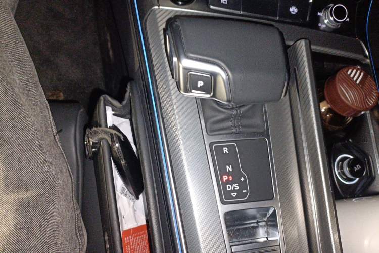 Used Audi A6L 2024 45 TFSI Prestige Dynamic Edition Gear Lever