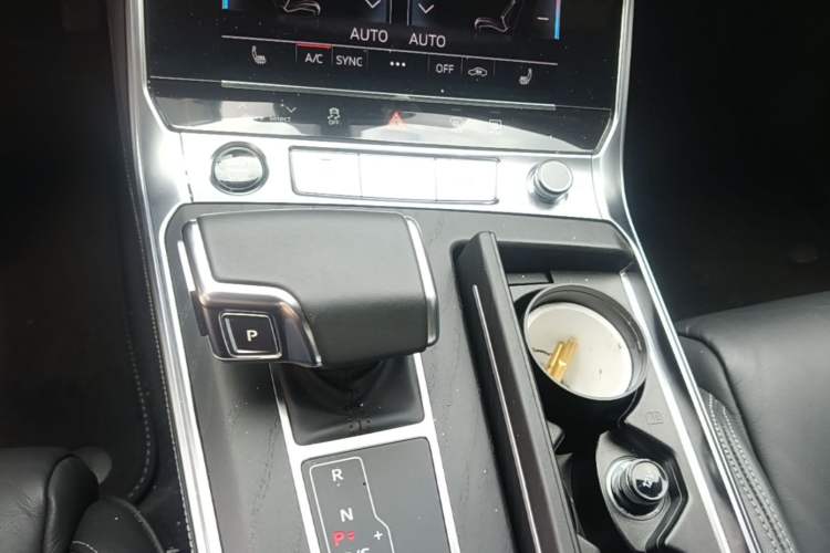 Used Audi A6L 2024 55 TFSI quattro Prestige Dynamic Edition Gear Lever