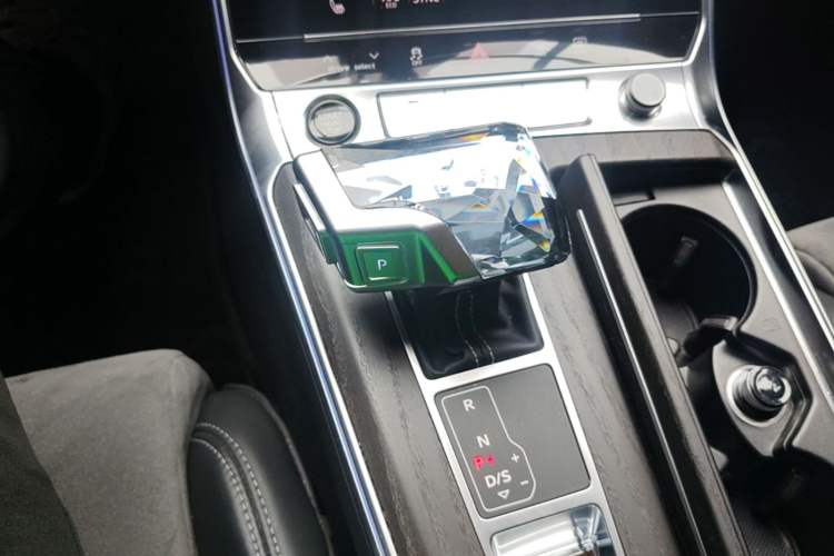 Used Audi A6L 2024 45 TFSI quattro Prestige Dynamic Edition Gear Lever