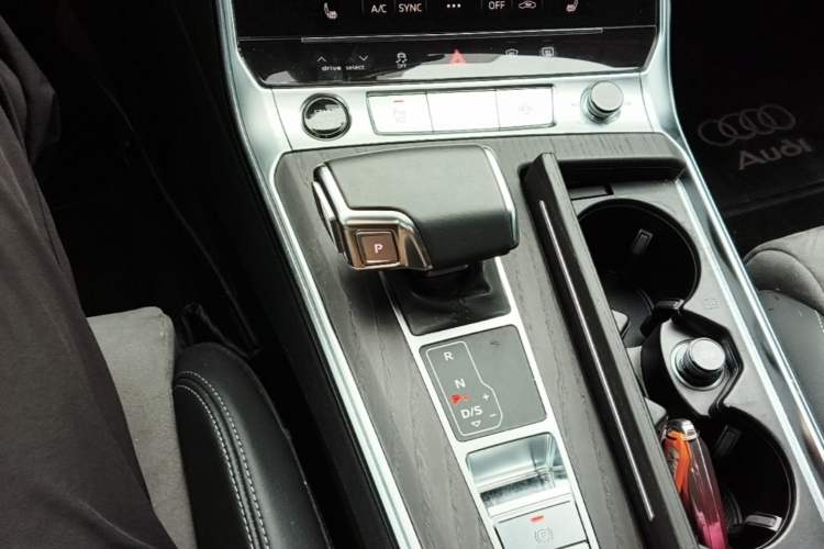 Used Audi A6L 2024 45 TFSI quattro Prestige Dynamic Edition Gear Lever