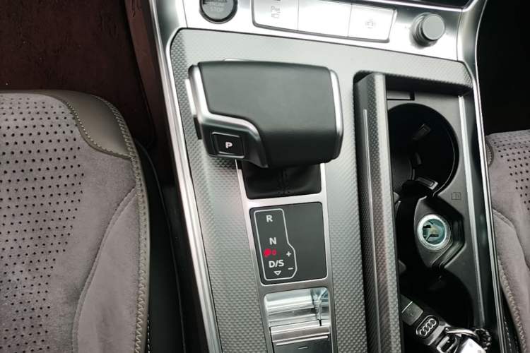 Used Audi A6L 2024 45 TFSI Prestige Dynamic Edition Gear Lever
