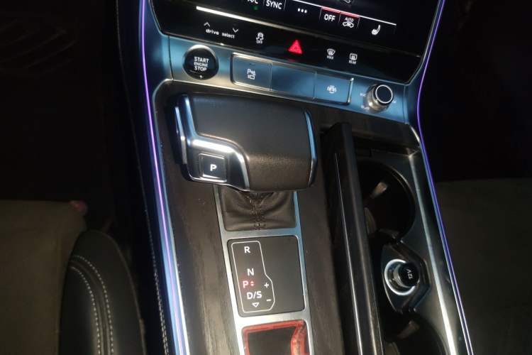 Used Audi A6L 2024 55 TFSI quattro Prestige Dynamic Edition Gear Lever