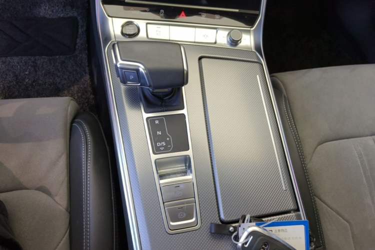 Used Audi A6L 2024 45 TFSI Prestige Dynamic Edition Gear Lever