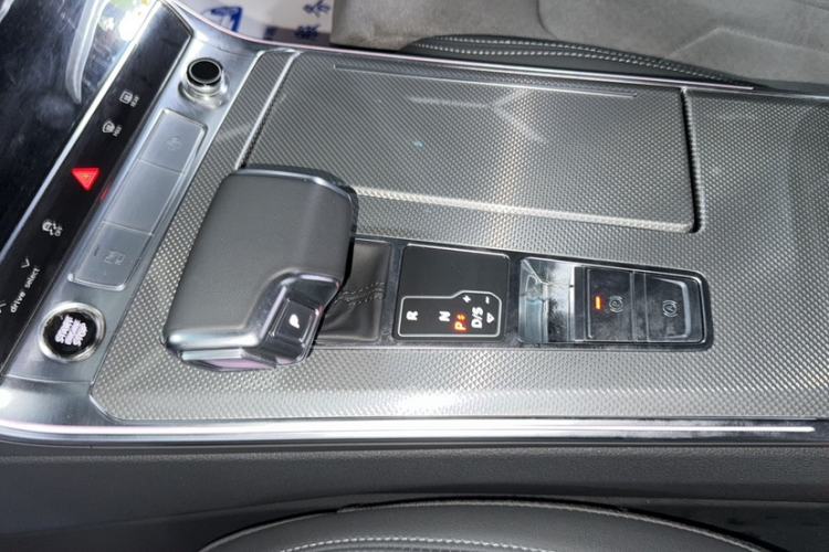 Used Audi A6L 2024 40 TFSI Luxury Dynamic Edition Gear Lever