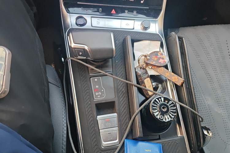 Used Audi A6L 2024 45 TFSI quattro Prestige Dynamic Edition Gear Lever