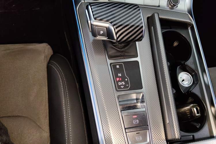 Used Audi A6L 2024 40 TFSI Luxury Dynamic Edition Gear Lever
